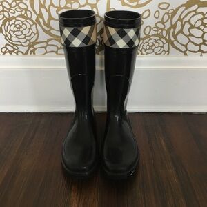 Burberry Black Rain Boots with Beige/White Check Cuff